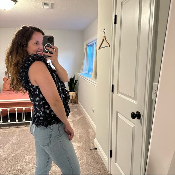 NWT GAP Navy Blue Floral Ruffle Eyelet Top Medium - Picture 3 of 12